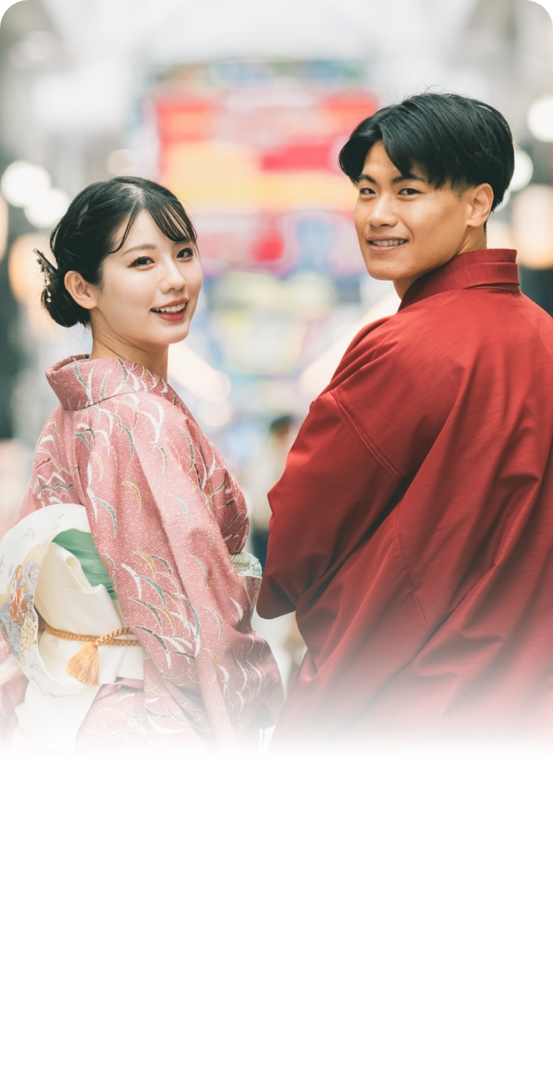 着物を着る女の人